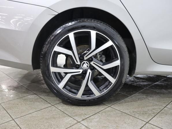 Skoda Octavia IV (A8) с пробегом 2021 года, цена 2 620 000 рублей, 101280 км, лифтбек, Автокод Объявления