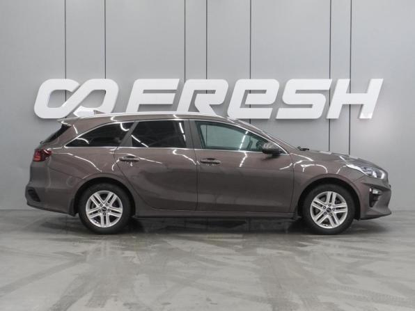 Kia Ceed III с пробегом 2019 года, цена 1 596 070 рублей, 104397 км, универсал, Автокод Объявления