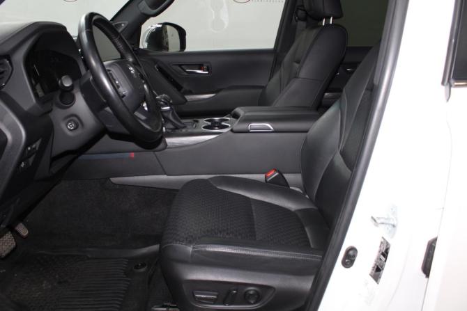 Toyota Land Cruiser 300 Series с пробегом 2021 года, цена 11 000 000 рублей, 68946 км, внедорожник, Автокод Объявления