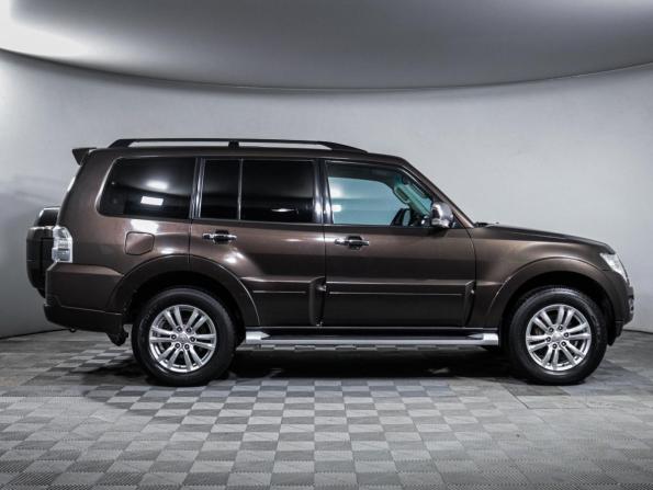 Mitsubishi Pajero IV Рестайлинг 2 с пробегом 2017 года, цена 2 599 000 рублей, 136657 км, внедорожник, Автокод Объявления