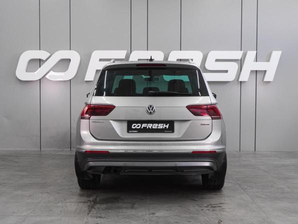 Volkswagen Tiguan II с пробегом 2018 года, цена 2 703 000 рублей, 101858 км, внедорожник, Автокод Объявления