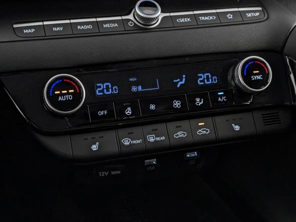 Hyundai Elantra VII (CN7) с пробегом 2022 года, цена 2 250 000 рублей, 44476 км, седан, Автокод Объявления