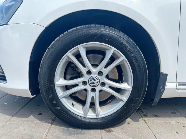 Volkswagen Passat B7 с пробегом 2011 года, цена 1 069 100 рублей, 200037 км, седан, Автокод Объявления