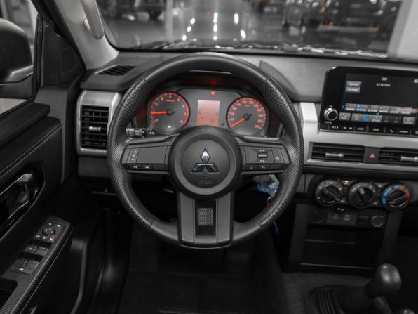 Mitsubishi L200 VI с пробегом 2025 года, цена 4 400 000 рублей, 45 км, пикап, Автокод Объявления