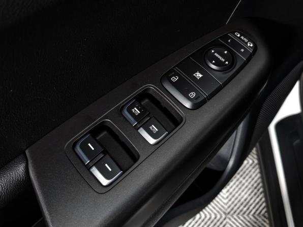 Kia Sportage IV с пробегом 2017 года, цена 2 190 000 рублей, 40311 км, внедорожник, Автокод Объявления