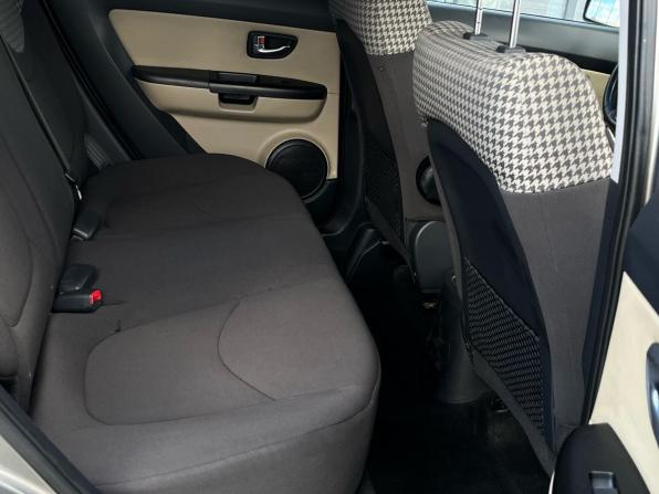 Kia Soul I Рестайлинг с пробегом 2012 года, цена 930 000 рублей, 180464 км, хэтчбек, Автокод Объявления