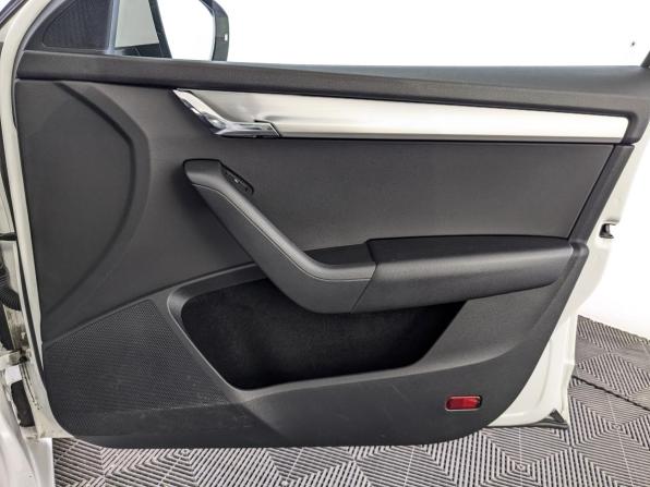 Skoda Octavia III (A7) Рестайлинг с пробегом 2020 года, цена 1 655 000 рублей, 133830 км, лифтбек, Автокод Объявления