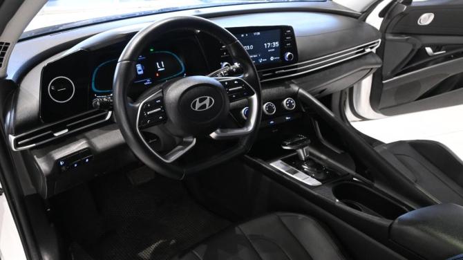 Hyundai Elantra VII (CN7) Рестайлинг с пробегом 2023 года, цена 1 859 000 рублей, 14737 км, седан, Автокод Объявления