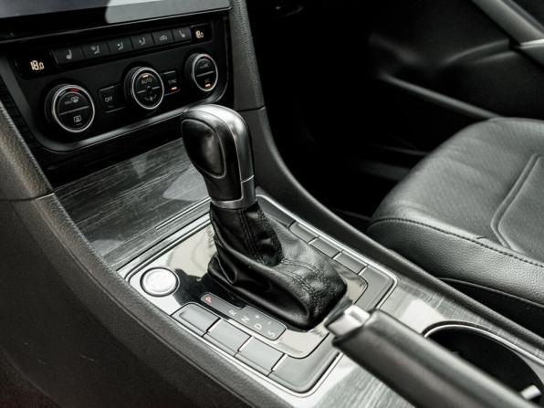 Volkswagen Passat (North America and China) I Рестайлинг с пробегом 2016 года, цена 1 350 000 рублей, 230061 км, седан, Автокод Объявления