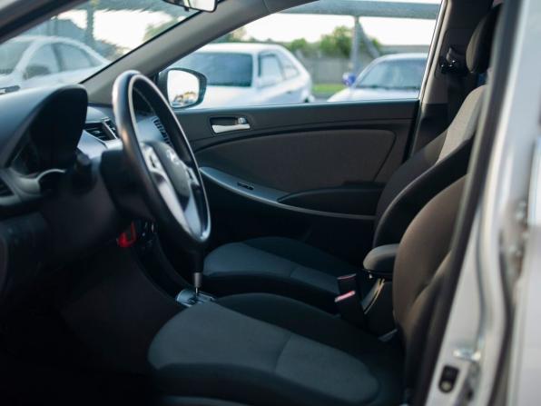 Hyundai Solaris I с пробегом 2013 года, цена 700 000 рублей, 179470 км, хэтчбек, Автокод Объявления