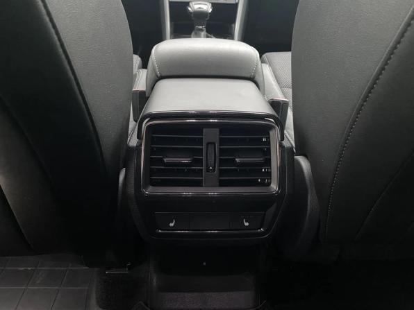 Skoda Karoq I с пробегом 2021 года, цена 2 399 000 рублей, 48644 км, внедорожник, Автокод Объявления