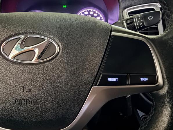 Hyundai Solaris II Рестайлинг с пробегом 2021 года, цена 1 360 000 рублей, 95018 км, седан, Автокод Объявления