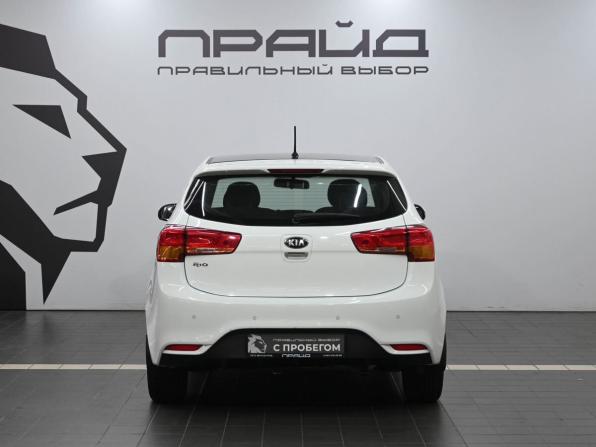 Kia Rio III Рестайлинг с пробегом 2016 года, цена 1 069 900 рублей, 137000 км, хэтчбек, Автокод Объявления