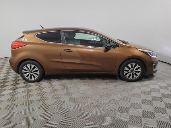 Kia Ceed II Рестайлинг с пробегом 2016 года, цена 1 049 000 рублей, 86513 км, хэтчбек, Автокод Объявления