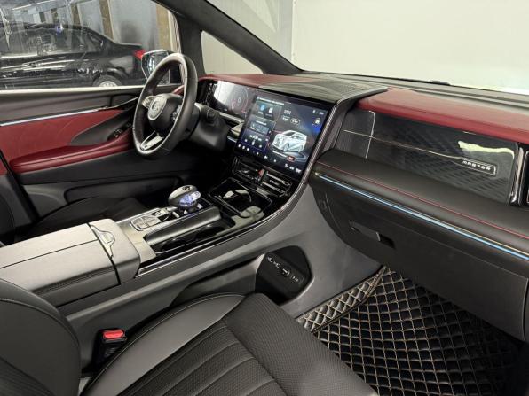GAC M8 с пробегом 2024 года, цена 6 000 000 рублей, 352 км, минивэн, Автокод Объявления