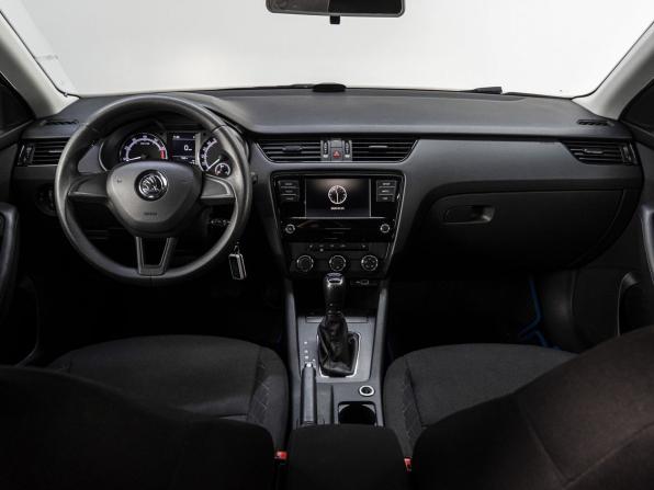 Skoda Octavia III (A7) Рестайлинг с пробегом 2019 года, цена 1 455 000 рублей, 106644 км, лифтбек, Автокод Объявления
