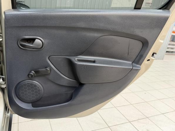 Renault Sandero II Рестайлинг с пробегом 2019 года, цена 999 000 рублей, 39012 км, хэтчбек, Автокод Объявления