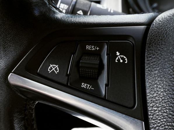 Opel Astra J с пробегом 2011 года, цена 642 000 рублей, 198227 км, хэтчбек, Автокод Объявления