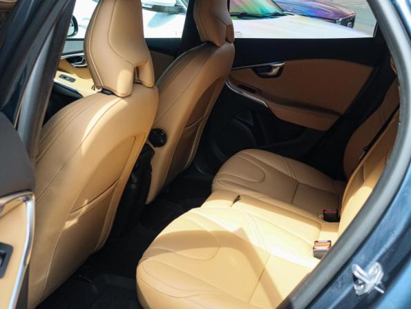 Volvo V40 Cross Country I Рестайлинг с пробегом 2019 года, цена 2 500 000 рублей, 30323 км, хэтчбек, Автокод Объявления