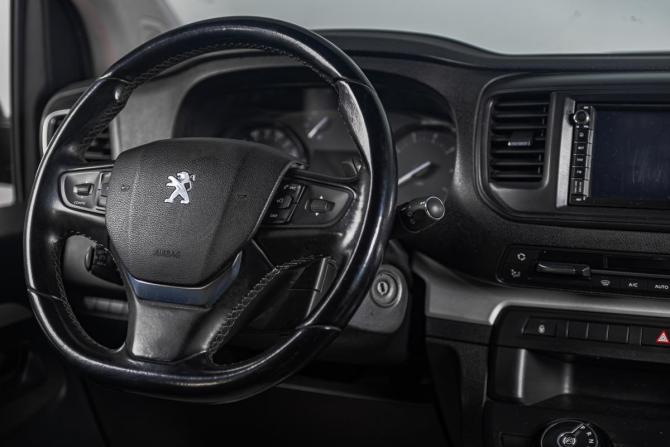 Peugeot Traveller I с пробегом 2018 года, цена 3 059 000 рублей, 147000 км, минивэн, Автокод Объявления