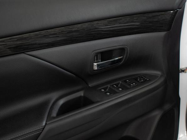 Mitsubishi Outlander III Рестайлинг 2 с пробегом 2015 года, цена 1 730 000 рублей, 125000 км, внедорожник, Автокод Объявления