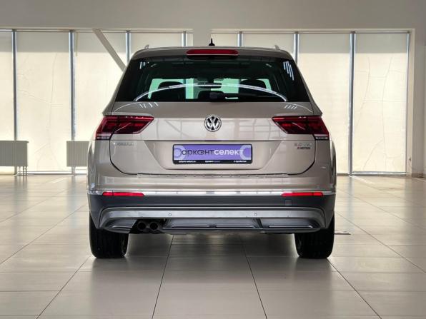 Volkswagen Tiguan II с пробегом 2017 года, цена 2 550 000 рублей, 157751 км, внедорожник, Автокод Объявления