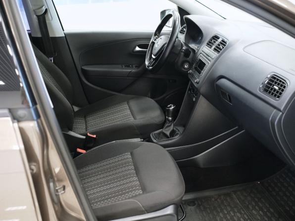 Volkswagen Polo V Рестайлинг с пробегом 2016 года, цена 813 000 рублей, 135879 км, седан, Автокод Объявления