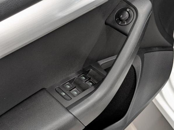 Skoda Octavia III (A7) Рестайлинг с пробегом 2019 года, цена 1 599 000 рублей, 126000 км, лифтбек, Автокод Объявления