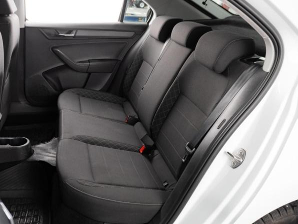 Skoda Rapid II с пробегом 2021 года, цена 1 649 000 рублей, 41892 км, лифтбек, Автокод Объявления