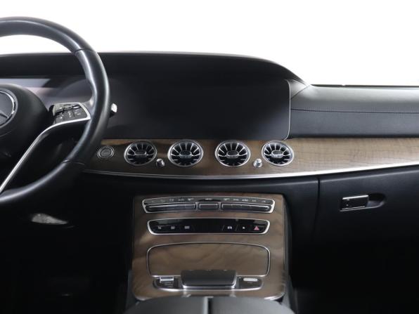 Mercedes-Benz E-Класс V (W213 S213 C238) Рестайлинг с пробегом 2021 года, цена 4 449 900 рублей, 67956 км, седан, Автокод Объявления