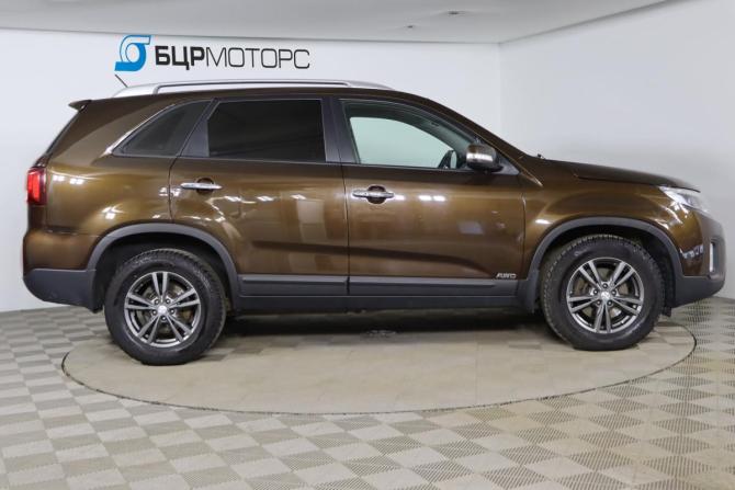 Kia Sorento II Рестайлинг с пробегом 2018 года, цена 2 279 990 рублей, 141711 км, внедорожник, Автокод Объявления