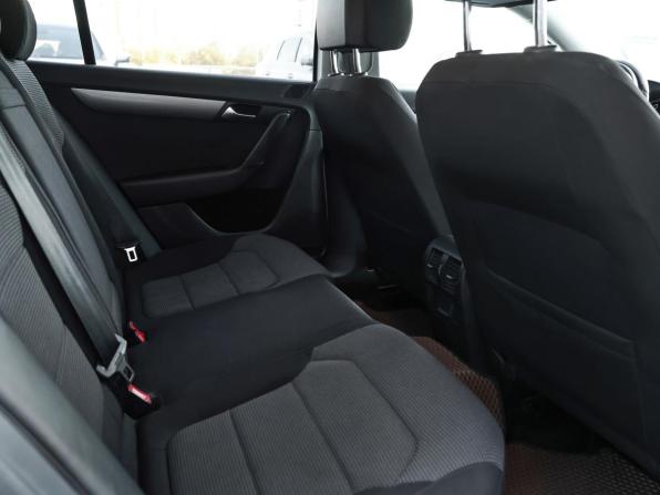 Volkswagen Passat B7 с пробегом 2011 года, цена 949 000 рублей, 174256 км, седан, Автокод Объявления