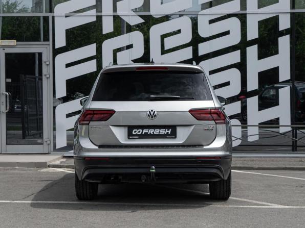 Volkswagen Tiguan II с пробегом 2017 года, цена 1 999 000 рублей, 230935 км, внедорожник, Автокод Объявления
