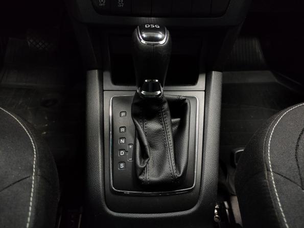 Skoda Yeti I Рестайлинг с пробегом 2018 года, цена 1 335 000 рублей, 238838 км, внедорожник, Автокод Объявления