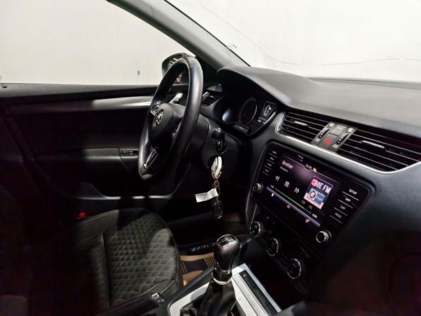 Skoda Octavia III (A7) Рестайлинг с пробегом 2018 года, цена 1 515 000 рублей, 147044 км, лифтбек, Автокод Объявления
