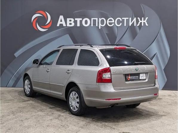 Skoda Octavia II (A5) Рестайлинг с пробегом 2011 года, цена 545 000 рублей, 300000 км, универсал, Автокод Объявления