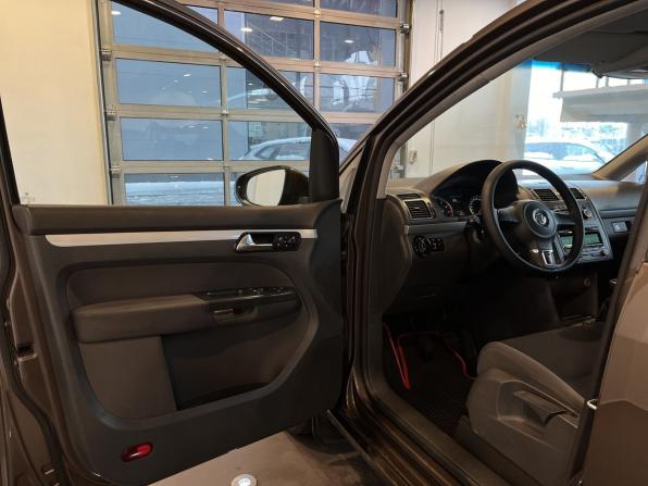 Volkswagen Touran I Рестайлинг 2 с пробегом 2012 года, цена 786 000 рублей, 232326 км, компактвэн, Автокод Объявления