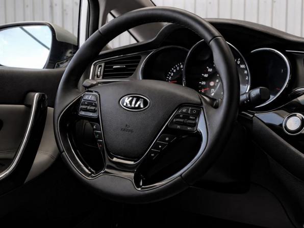 Kia Ceed II Рестайлинг с пробегом 2018 года, цена 1 647 000 рублей, 88000 км, универсал, Автокод Объявления