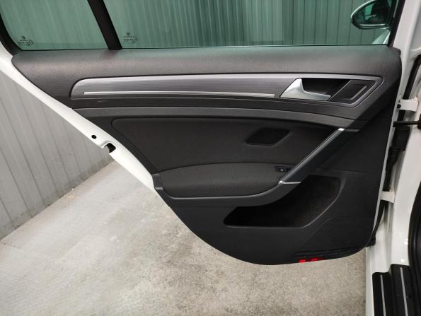 Volkswagen Golf VII с пробегом 2014 года, цена 1 325 000 рублей, 183027 км, универсал, Автокод Объявления