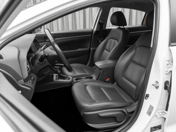 Hyundai Avante VI Рестайлинг с пробегом 2019 года, цена 1 830 000 рублей, 79477 км, седан, Автокод Объявления