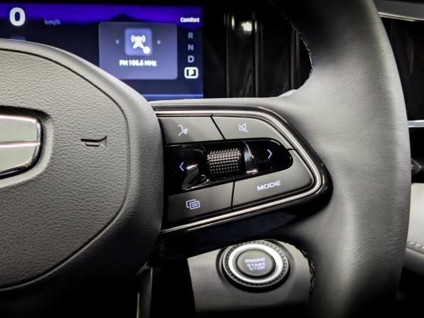 Geely Atlas II с пробегом 2025 года, цена 3 330 000 рублей, 2623 км, внедорожник, Автокод Объявления