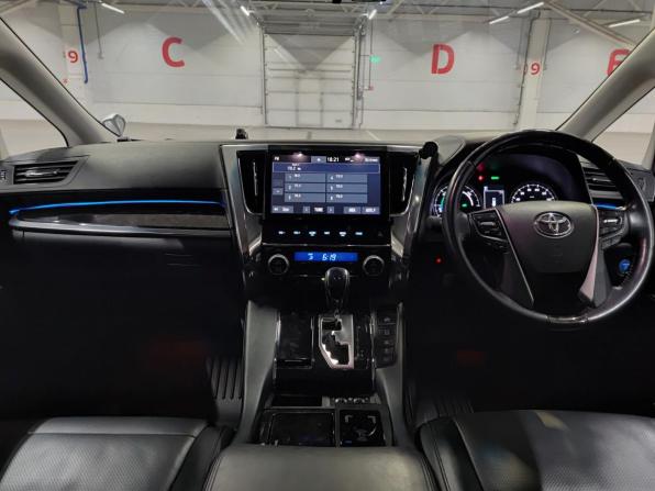 Toyota Alphard III Рестайлинг с пробегом 2019 года, цена 4 999 000 рублей, 190987 км, минивэн, Автокод Объявления