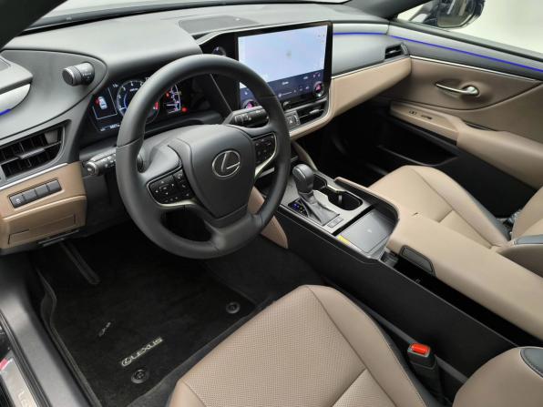 Lexus ES VII Рестайлинг 2 с пробегом 2025 года, цена 5 198 000 рублей, 6820 км, седан, Автокод Объявления