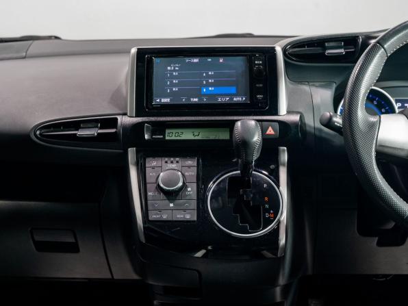 Toyota Wish II Рестайлинг с пробегом 2015 года, цена 1 685 000 рублей, 81000 км, минивэн, Автокод Объявления