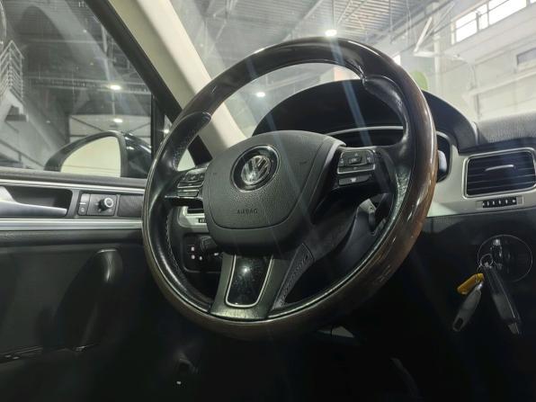 Volkswagen Touareg II Рестайлинг с пробегом 2015 года, цена 2 139 000 рублей, 151000 км, внедорожник, Автокод Объявления