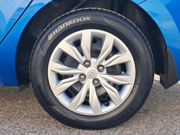 Hyundai Solaris II с пробегом 2018 года, цена 1 320 000 рублей, 136000 км, седан, Автокод Объявления