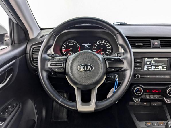 Kia Rio IV Рестайлинг с пробегом 2020 года, цена 1 400 000 рублей, 97989 км, седан, Автокод Объявления