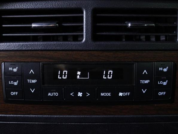 Toyota Land Cruiser 200 Series Рестайлинг 2 с пробегом 2019 года, цена 9 900 000 рублей, 48474 км, внедорожник, Автокод Объявления