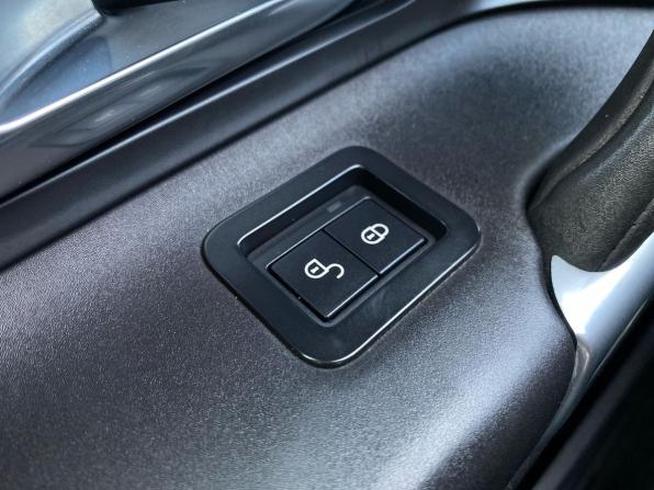 Land Rover Discovery Sport I с пробегом 2015 года, цена 1 990 000 рублей, 207112 км, внедорожник, Автокод Объявления