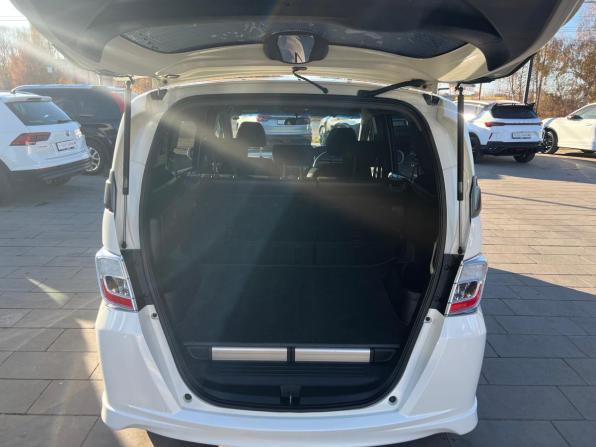 Honda Freed I Рестайлинг с пробегом 2012 года, цена 1 169 300 рублей, 191400 км, компактвэн, Автокод Объявления